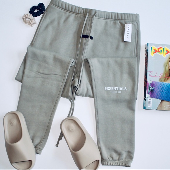 FEAR OF GOD ESSENTIALS ‘Pistachio’ Sweatpants - Picture 3 of 5